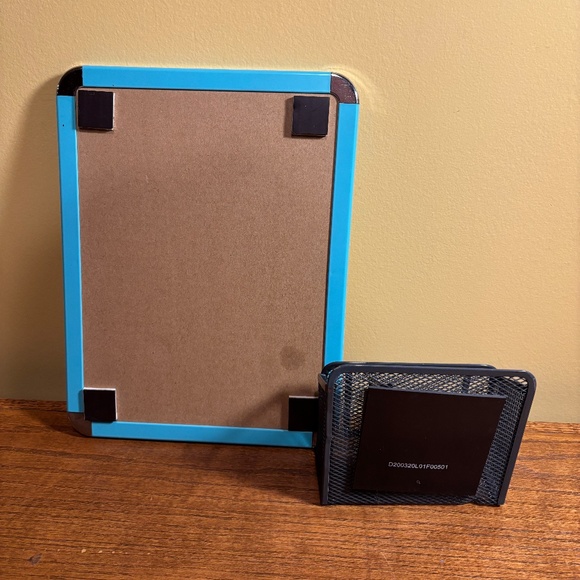 4 School Locker Accessories - Picture 11 of 12